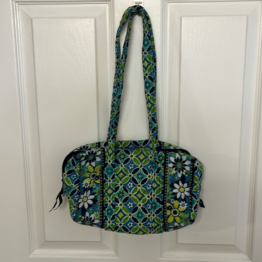 GUC Vera Bradley Daisy Daisy Barrel Bag